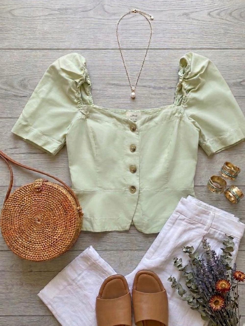 Wilfred Aritzia Sage Green Puff Sleeve Button-Front Top